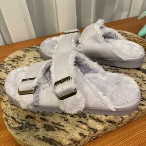 Sandals/Slippers Ladies Size 7 , Lilac fuzzy Buckles adjust. New ,Hippie Y2K